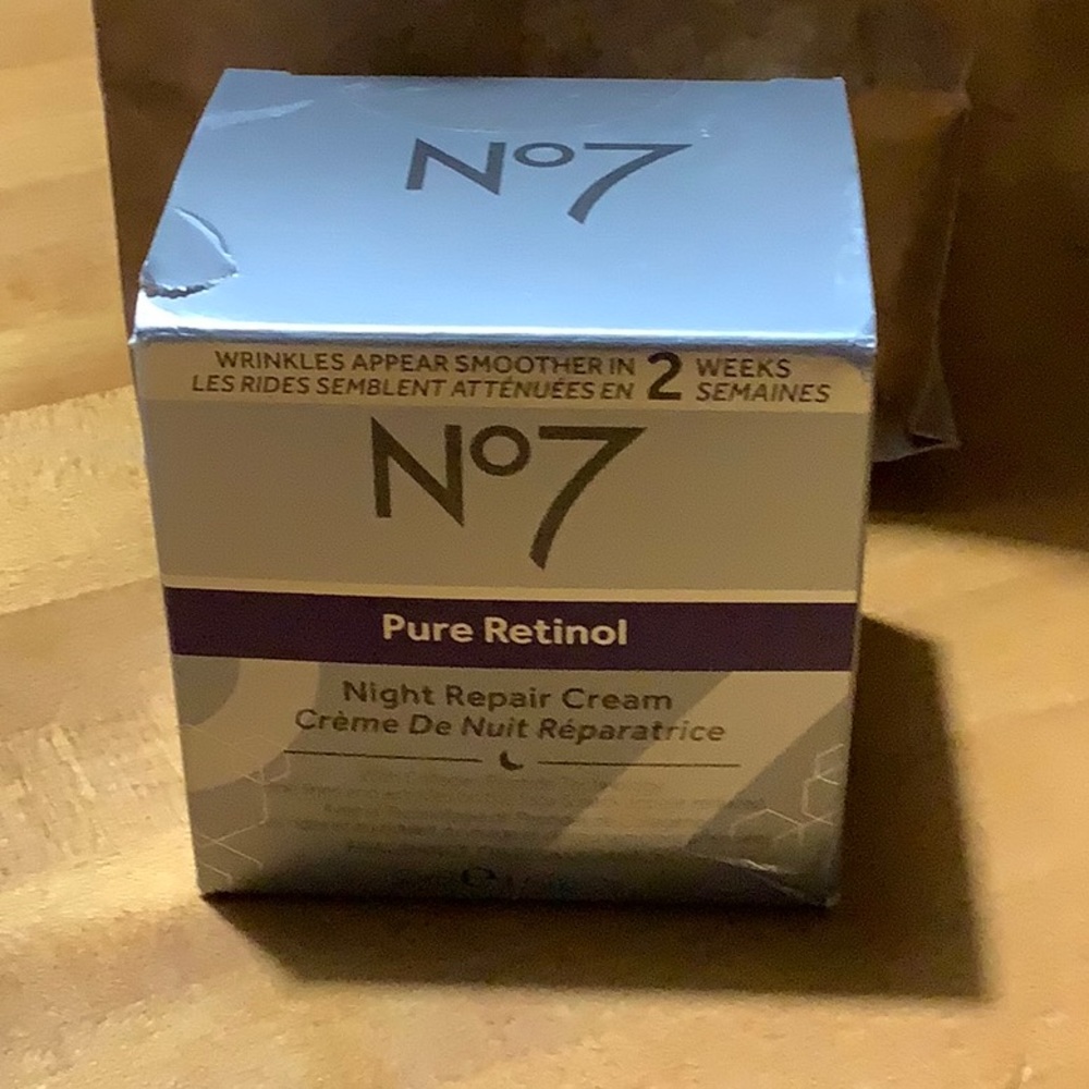 No7 Pure Retinol Night Repair Cream